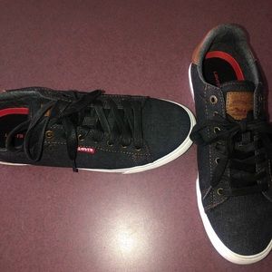 Men’s Levi’s shoes